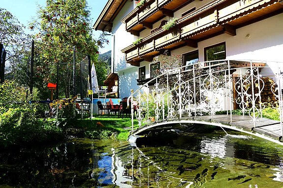 Ambiente - Gartenbereich im Hotel Waldhof im Zillertal